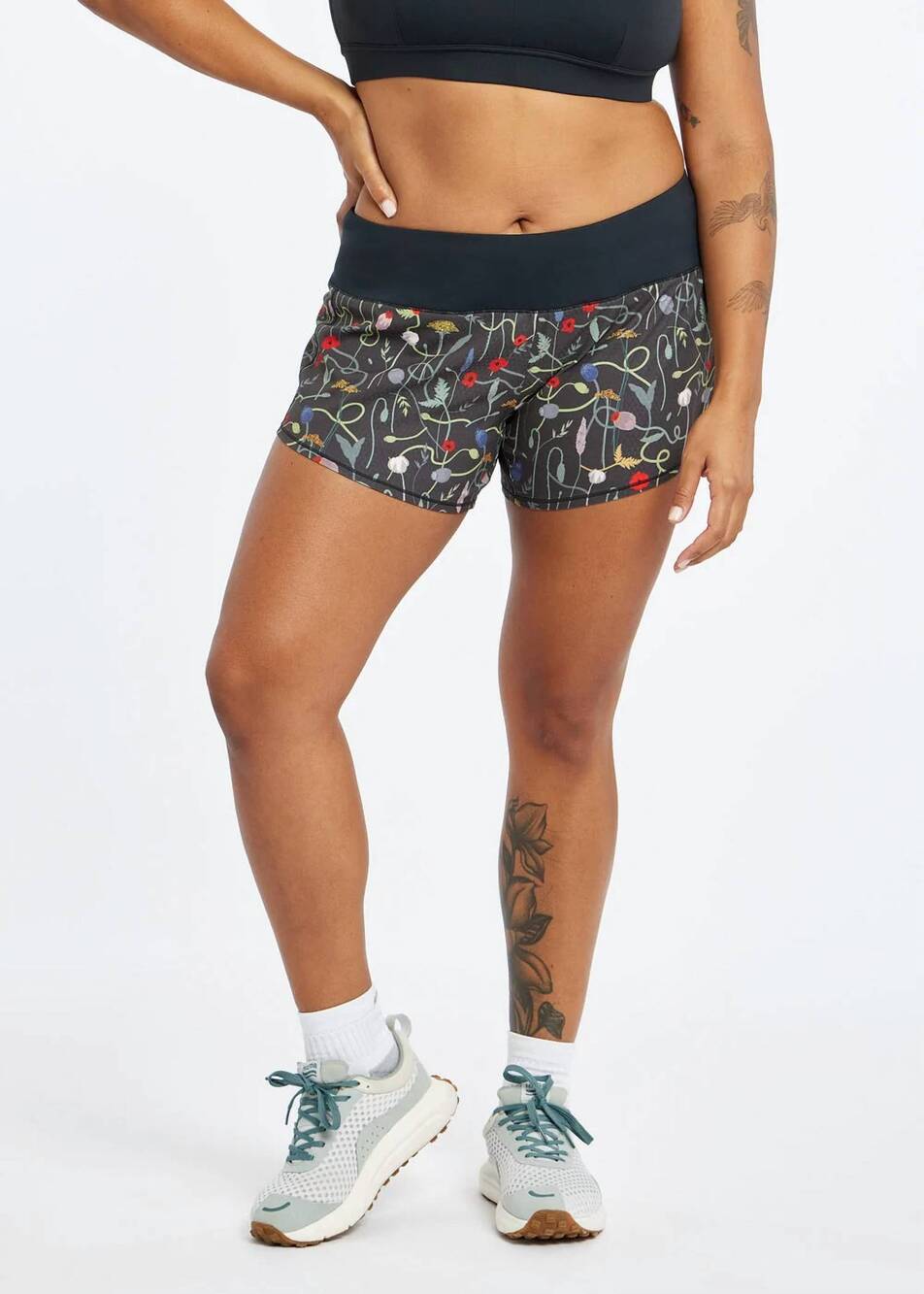 NEW OISELLE women's roga running shorts in wyld flower